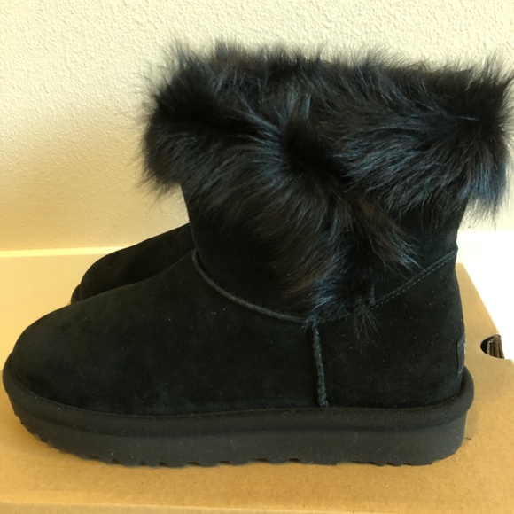UGG BOOTS - Picture 4 of 11